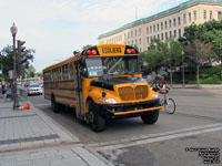 Autobus La Qu�b�coise